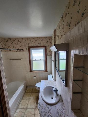 7813 24th AVENUE, Kenosha, WI 53143