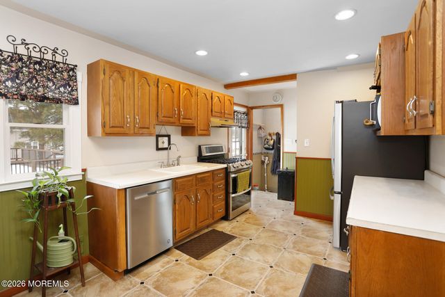 60 Sunset Drive, Howell, NJ 07731