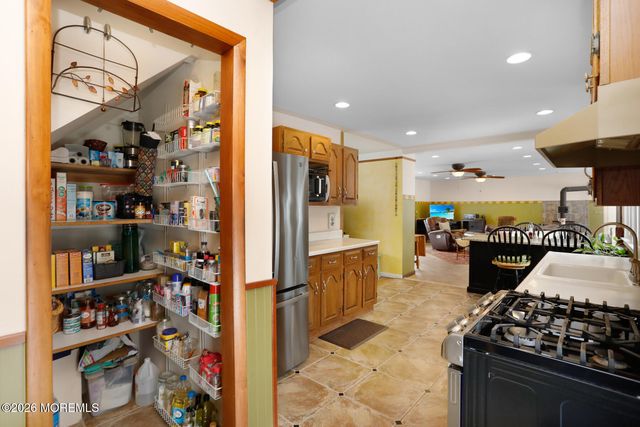 60 Sunset Drive, Howell, NJ 07731