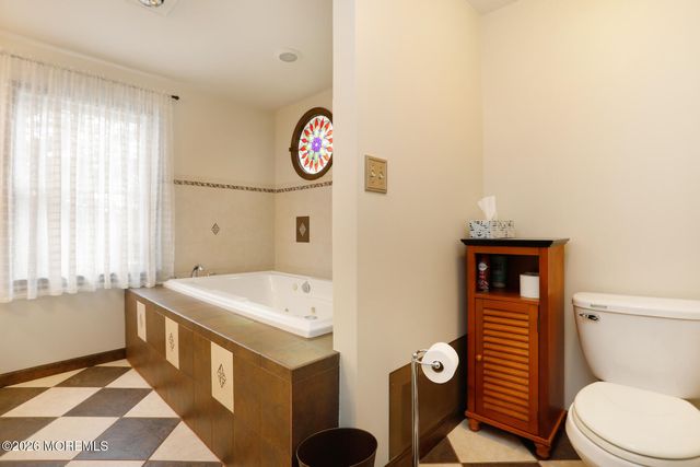 60 Sunset Drive, Howell, NJ 07731