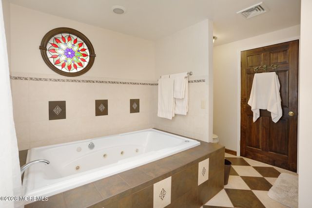 60 Sunset Drive, Howell, NJ 07731