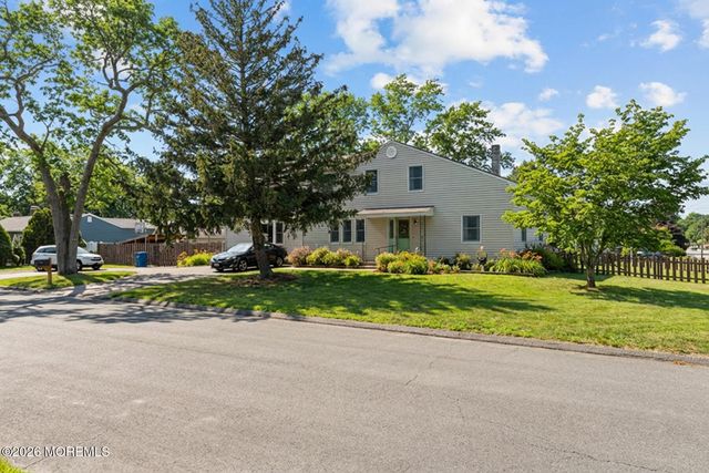 60 Sunset Drive, Howell, NJ 07731