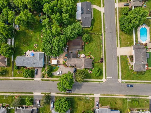 60 Sunset Drive, Howell, NJ 07731