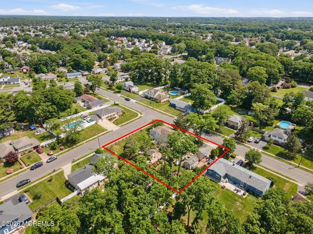 60 Sunset Drive, Howell, NJ 07731