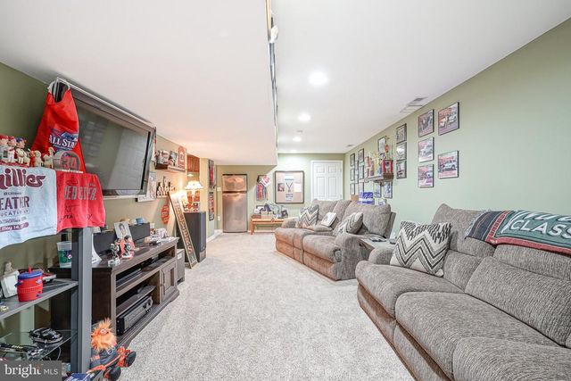 720 TUTOR LN, Williamstown, NJ 08094