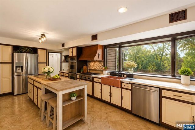 933 River Road, Hillsborough, NJ 08844