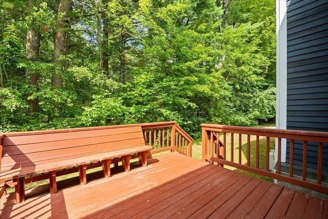 28 Camelot Ct 28, Stoughton, MA 02072