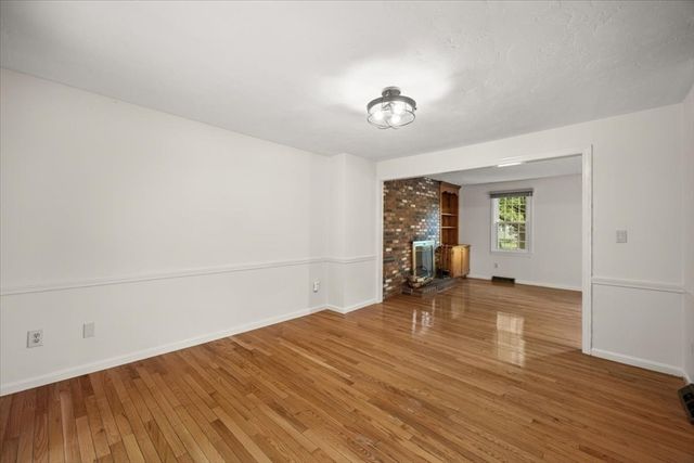 28 Camelot Ct 28, Stoughton, MA 02072