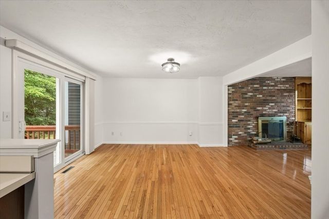 28 Camelot Ct 28, Stoughton, MA 02072