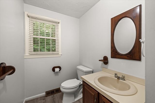 28 Camelot Ct 28, Stoughton, MA 02072