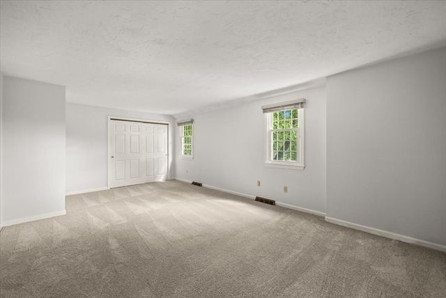 28 Camelot Ct 28, Stoughton, MA 02072