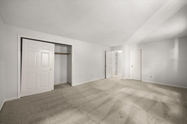 28 Camelot Ct 28, Stoughton, MA 02072