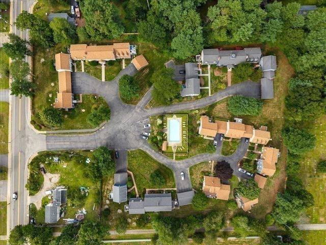 28 Camelot Ct 28, Stoughton, MA 02072