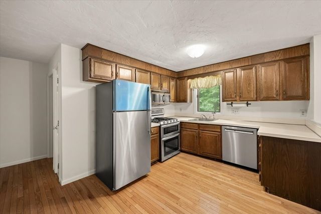 28 Camelot Ct 28, Stoughton, MA 02072