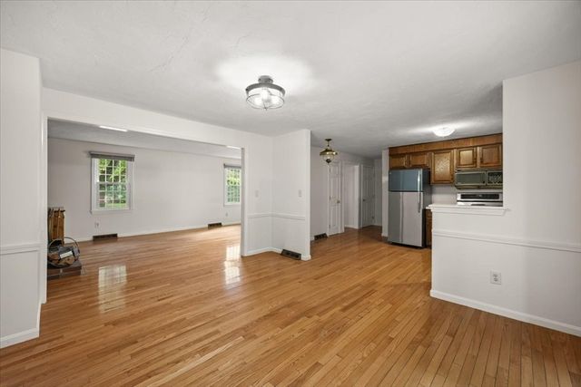 28 Camelot Ct 28, Stoughton, MA 02072