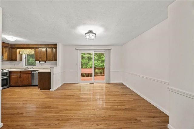 28 Camelot Ct 28, Stoughton, MA 02072