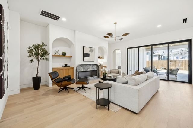 2015 Euclid Avenue, Dallas, TX 75206