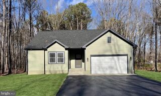 107 PINEWOOD LN, Colonial Beach, VA 22443