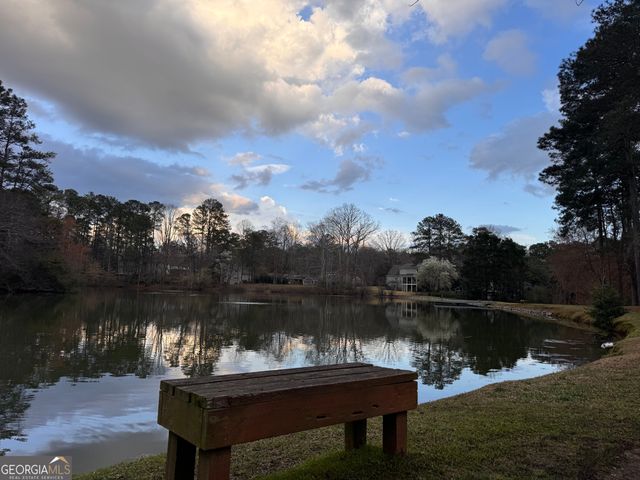 192 NE Kings Row NE, Marietta, GA 30067