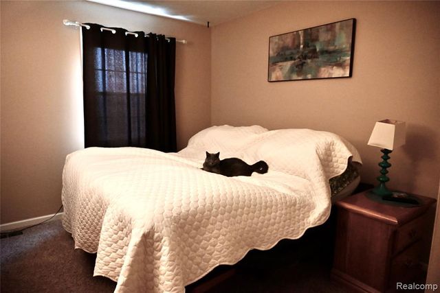 23546 N Rockledge, Novi, MI 48375