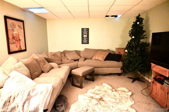 23546 N Rockledge, Novi, MI 48375