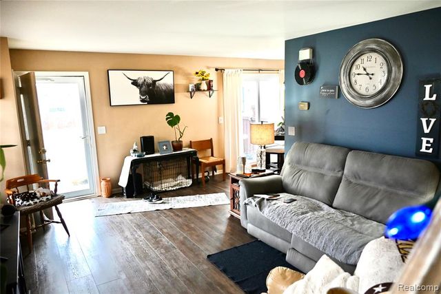 23546 N Rockledge, Novi, MI 48375