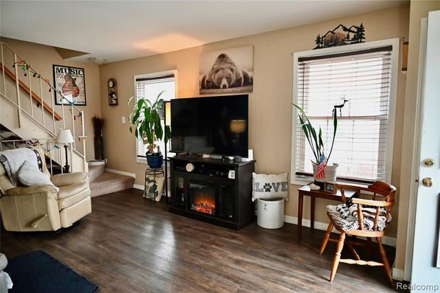 23546 N Rockledge, Novi, MI 48375