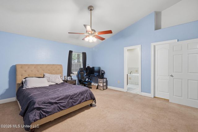 6102 Center Street, Ocean Springs, MS 39564