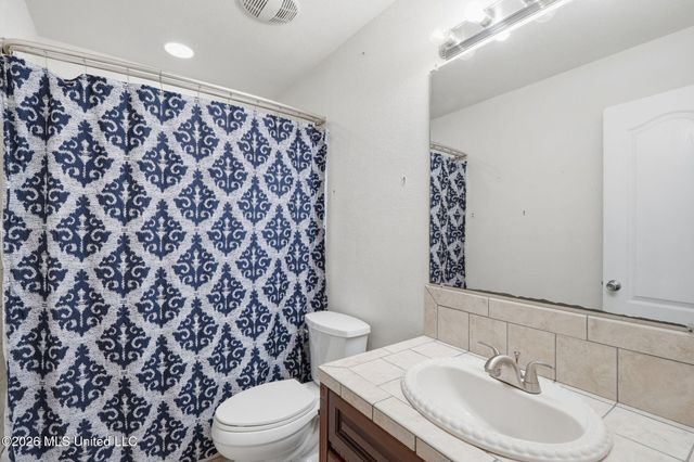 6102 Center Street, Ocean Springs, MS 39564