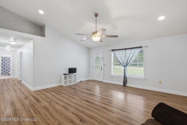 6102 Center Street, Ocean Springs, MS 39564
