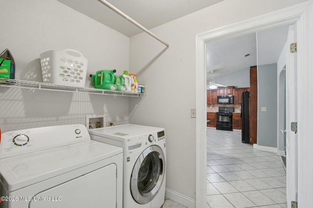 6102 Center Street, Ocean Springs, MS 39564