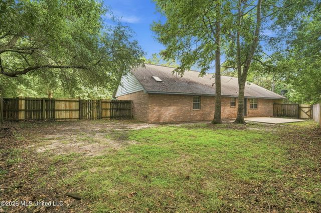6102 Center Street, Ocean Springs, MS 39564