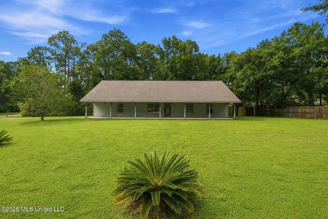 6102 Center Street, Ocean Springs, MS 39564