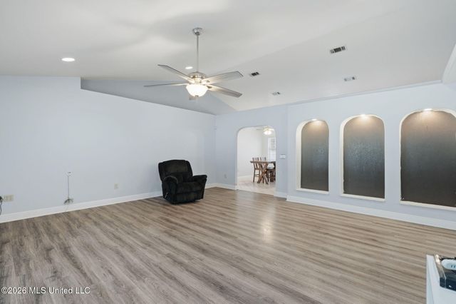 6102 Center Street, Ocean Springs, MS 39564