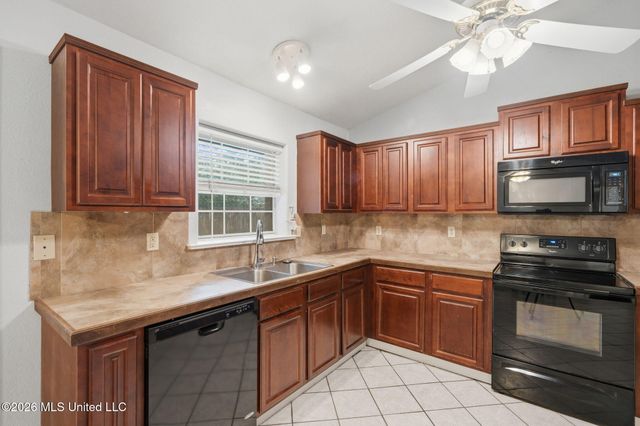 6102 Center Street, Ocean Springs, MS 39564