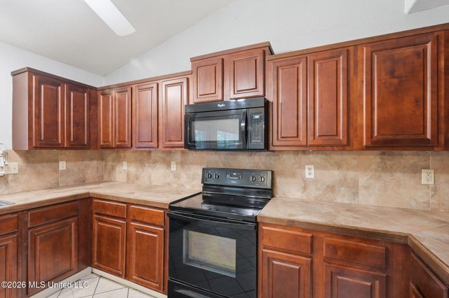 6102 Center Street, Ocean Springs, MS 39564