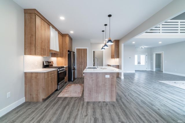 619 Sandringham Pass, Fort Wayne, IN 46845