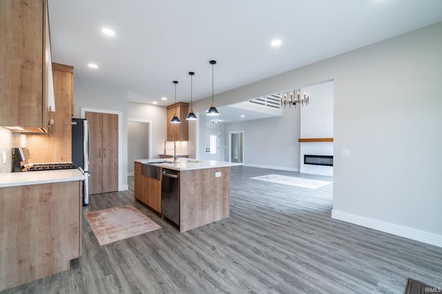 619 Sandringham Pass, Fort Wayne, IN 46845