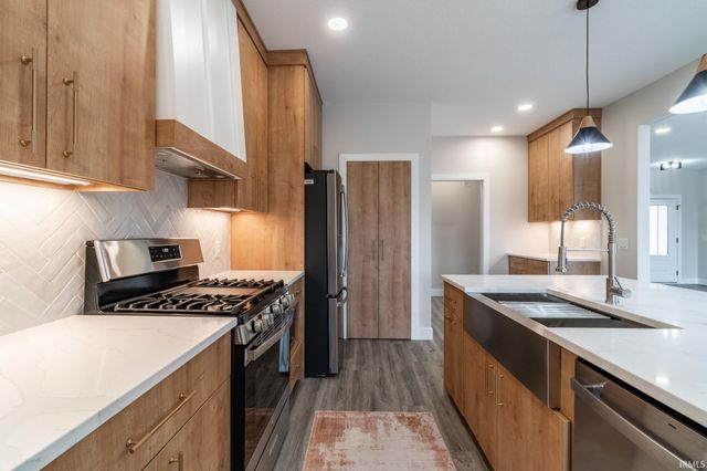 619 Sandringham Pass, Fort Wayne, IN 46845