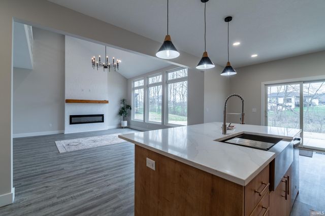 619 Sandringham Pass, Fort Wayne, IN 46845