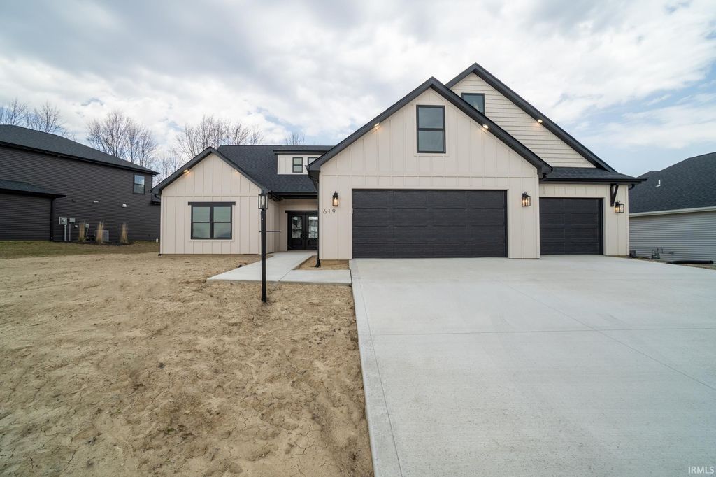 619 Sandringham Pass, Fort Wayne, IN 46845
