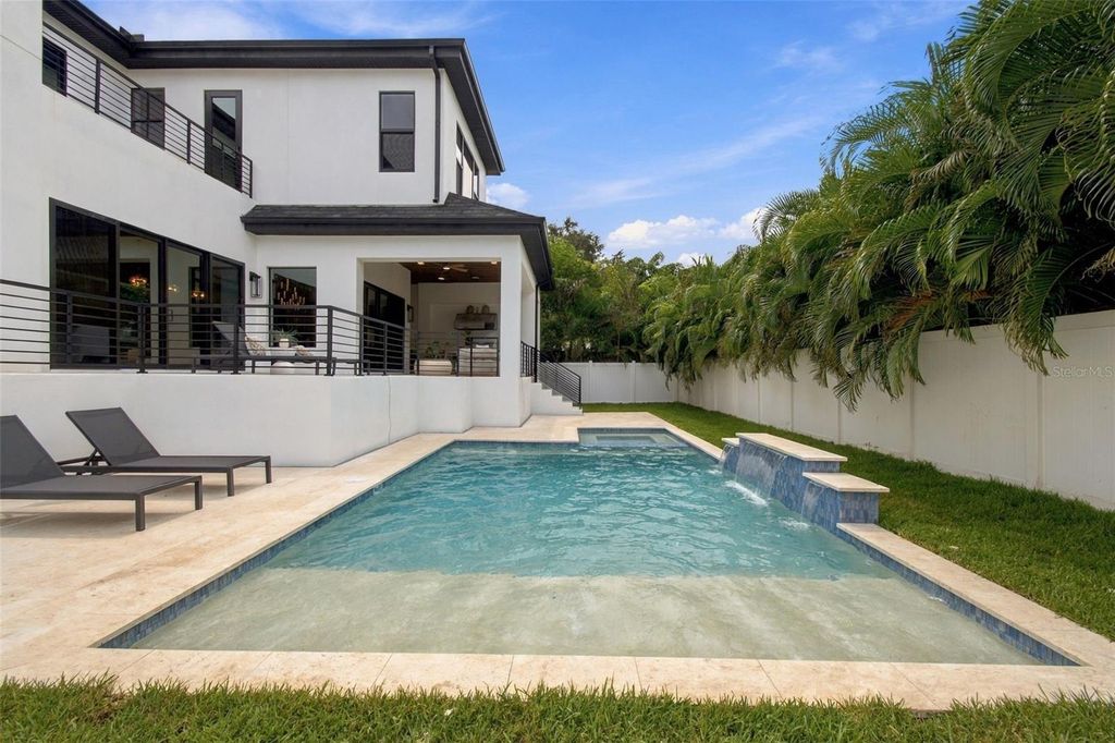 Image 8 of property listing at 3615 S LIGHTNER DRIVE, Tampa, FL 33629