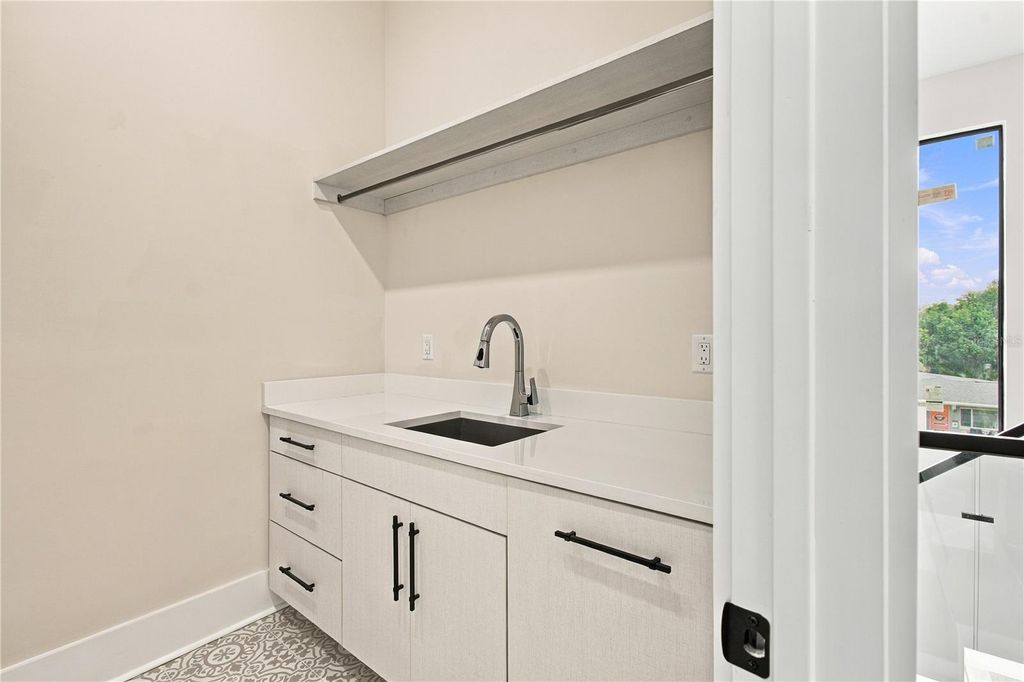 Image 76 of property listing at 3615 S LIGHTNER DRIVE, Tampa, FL 33629