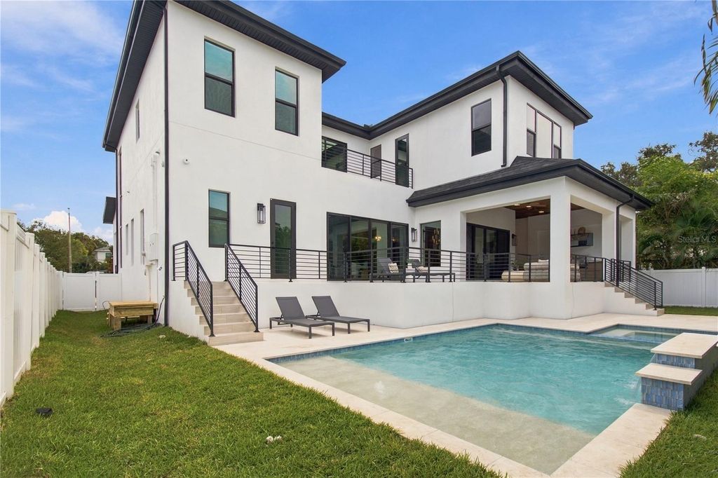 Image 92 of property listing at 3615 S LIGHTNER DRIVE, Tampa, FL 33629