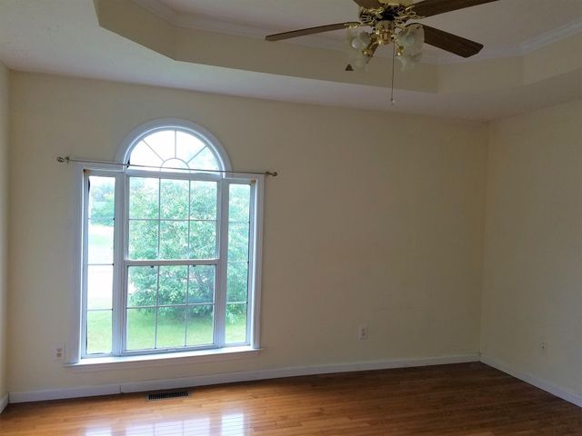 914 Tal Ln, La Vergne, TN 37086