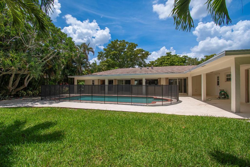 Image 32 of property listing at 6749 S Grande Drive, Boca Raton, FL 33433