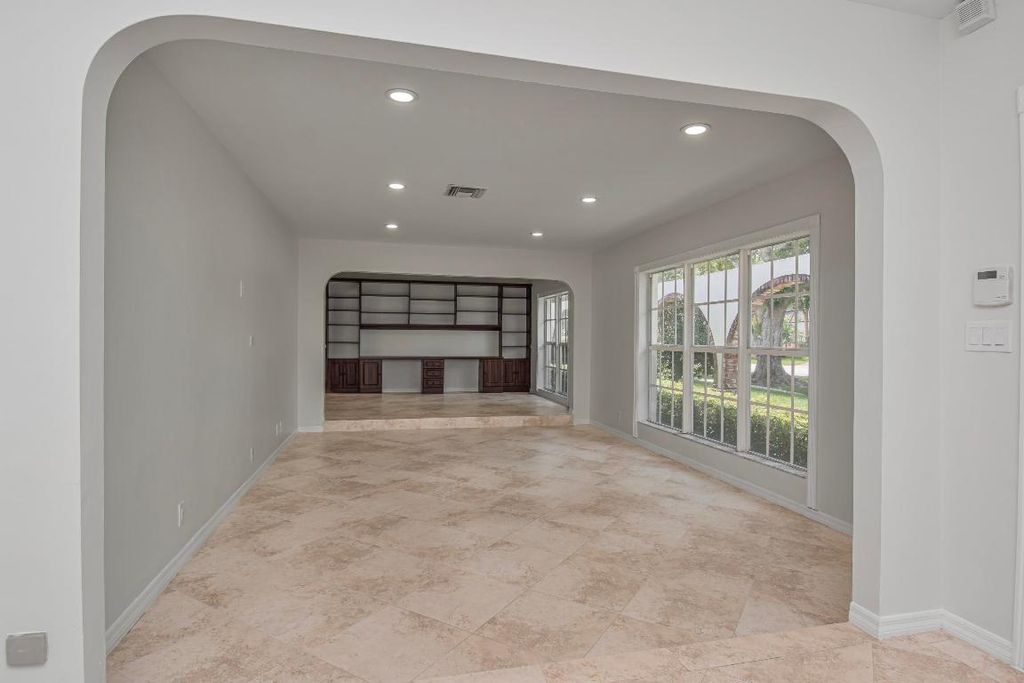 Image 7 of property listing at 6749 S Grande Drive, Boca Raton, FL 33433