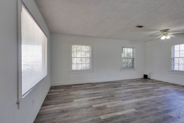 107 W 10th St, Big Spring, TX 79720