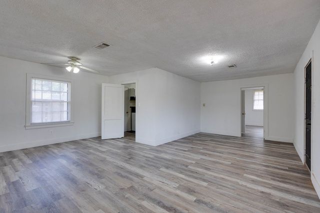 107 W 10th St, Big Spring, TX 79720