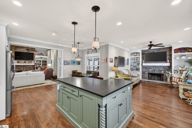 2 Fox Hunt Lane, Greer, SC 29651
